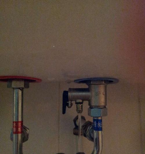 电热水器漏水的原因与处理方法（如何定位电热水器漏水问题并进行正确处理）