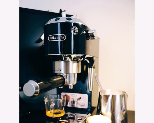 咖啡机中堆积的咖啡渣如何处理（解决咖啡机中大量咖啡渣的方法与技巧）